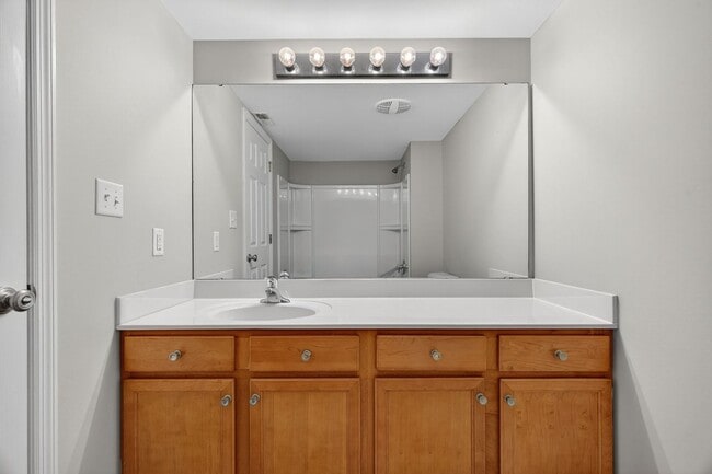 Building Photo - Available for Rent Now! Beautiful 2-Bedroom, 2-Bath Condo in a Prime Location!