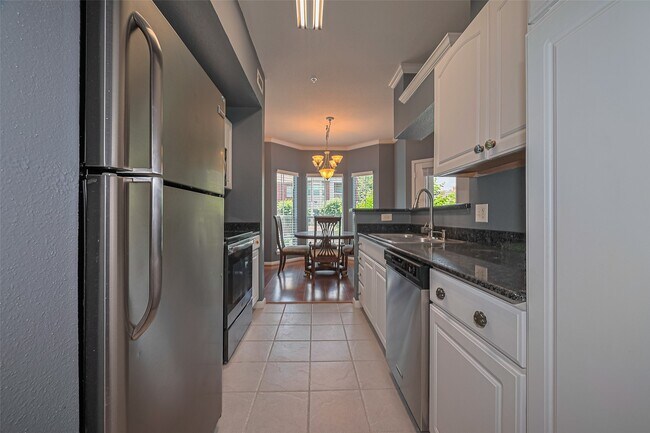 Building Photo - 1330 Old Spanish Trl