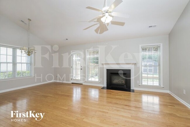 Building Photo - 6107 Black Willow Dr