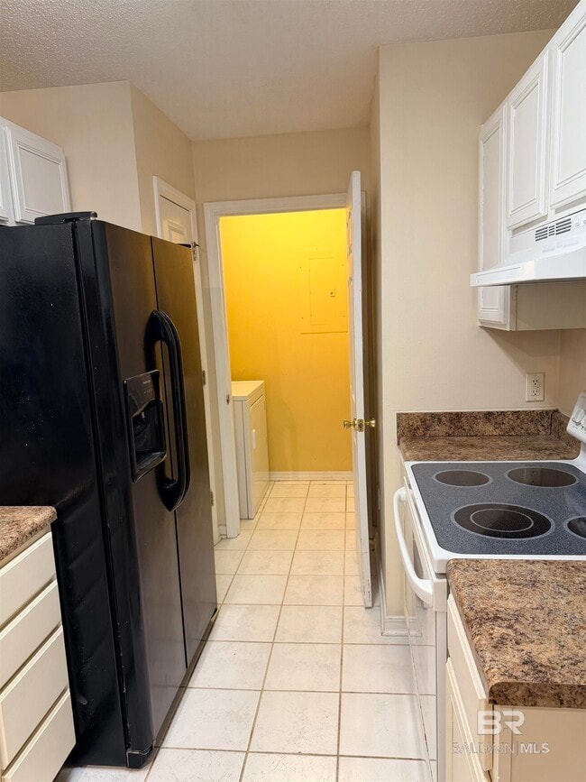 Building Photo - 24956 Ivy Ln