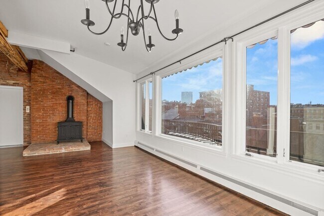 Building Photo - 32 Hancock St