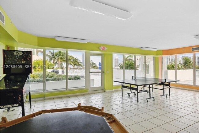 Building Photo - 3370 Hidden Bay Dr
