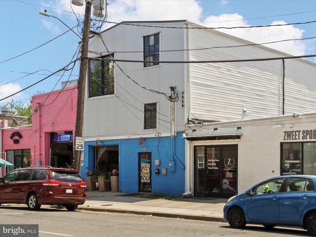 Building Photo - 811 Gibbon St