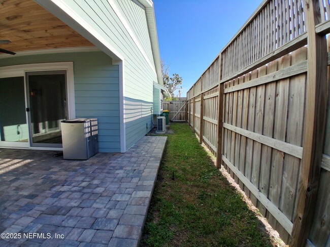 Building Photo - 400 Lower 36th Ave S