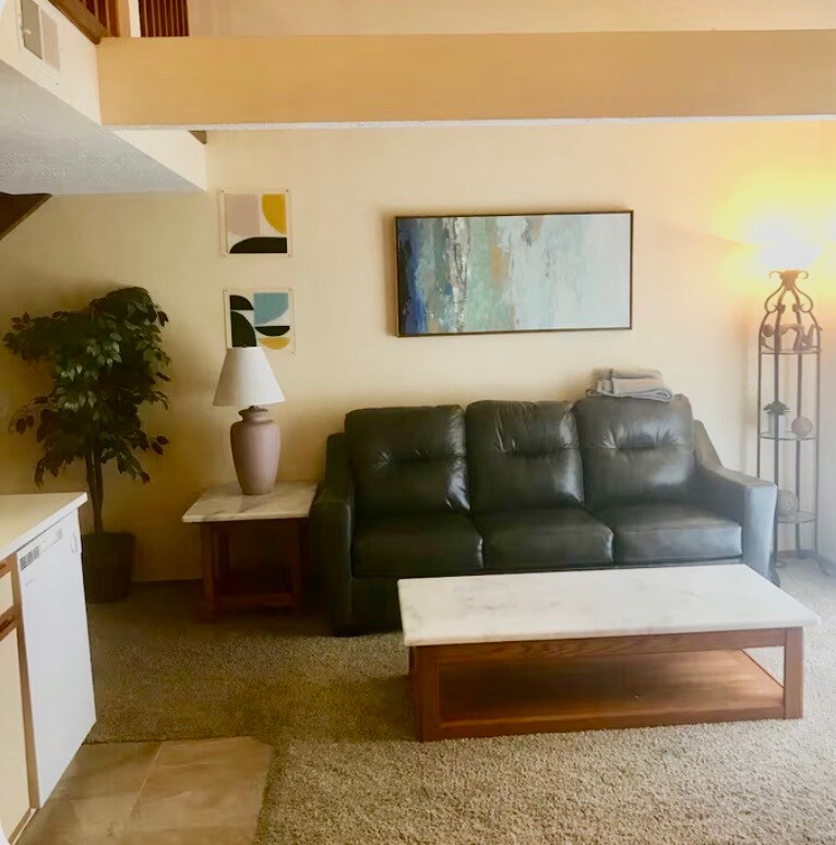 Building Photo - 17 Fall Creek Trail