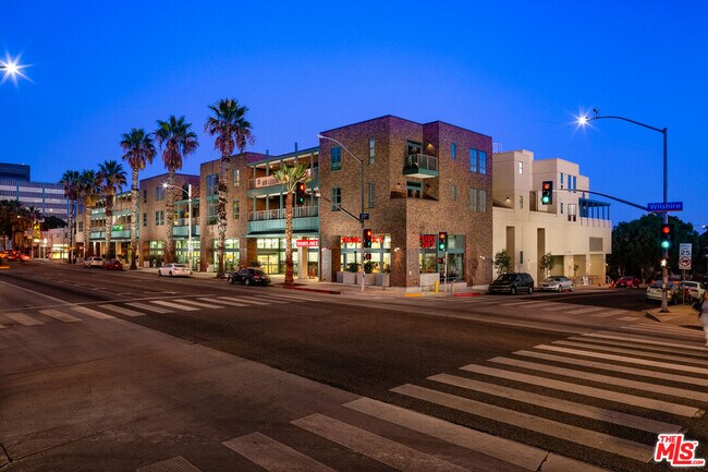 Building Photo - 2300 Wilshire Blvd