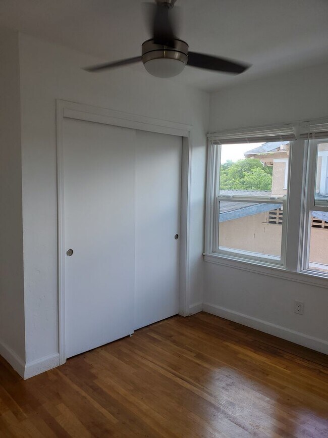 Building Photo - Van Ness Ave