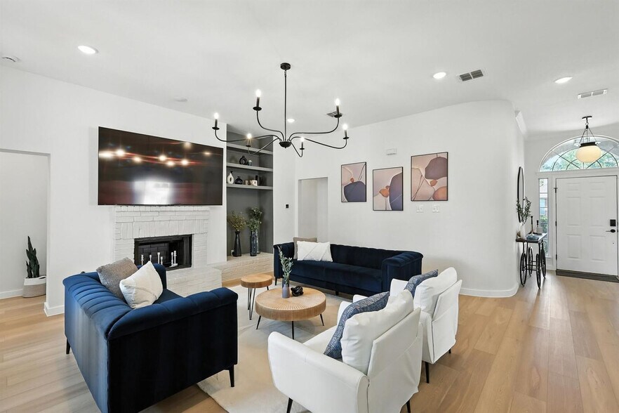 Building Photo - 11911 Rocky Point Dr