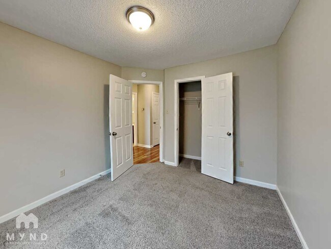 Building Photo - 8123 Country Mill Cove