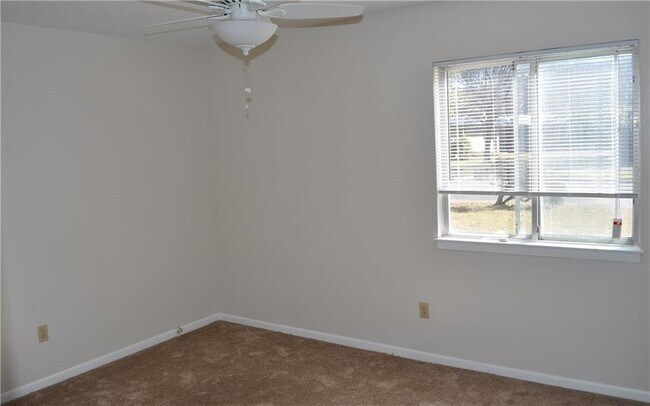 Building Photo - 1810 Teton Dr