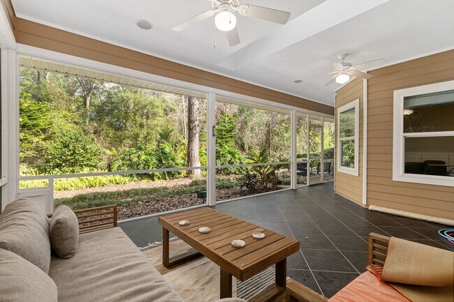 Building Photo - 3773 SW 21st Dr