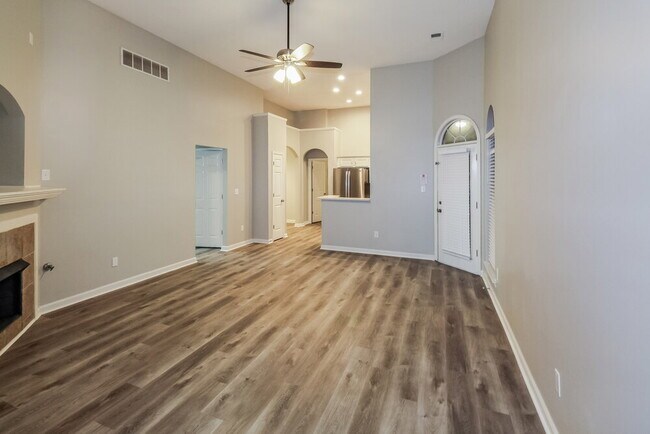 Building Photo - 7138 Queens Crown Ct