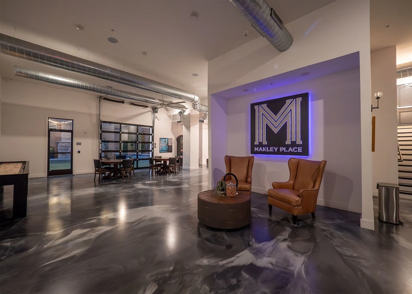 Building Photo - 210 W 5th Ave