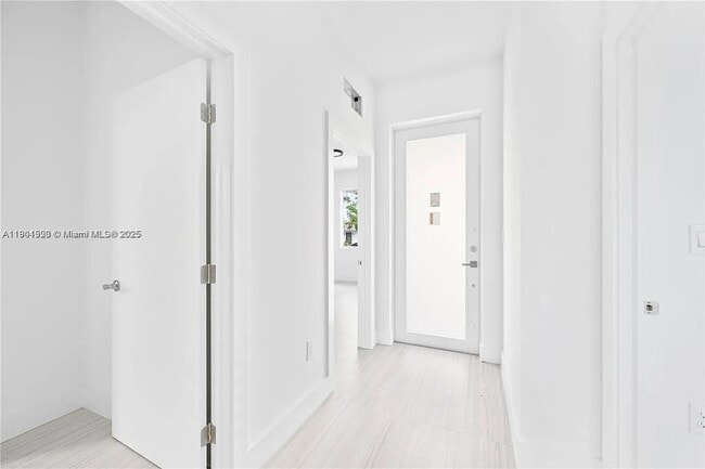 Building Photo - 10745 SW 217th Ave