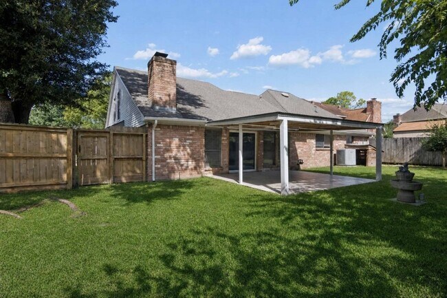 Building Photo - 6915 La Mirada Dr