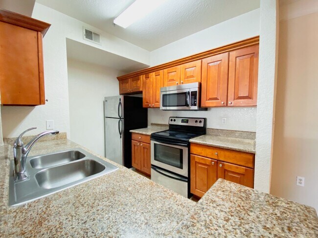 Building Photo - One Bedroom For Rent in New Tampa!