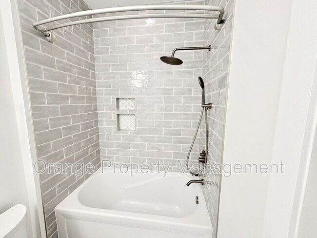 Building Photo - 211 Crooked Cedar Way