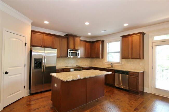 Building Photo - 1660 Jardin Ct