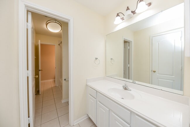 Building Photo - 14203 Alamosa Ct