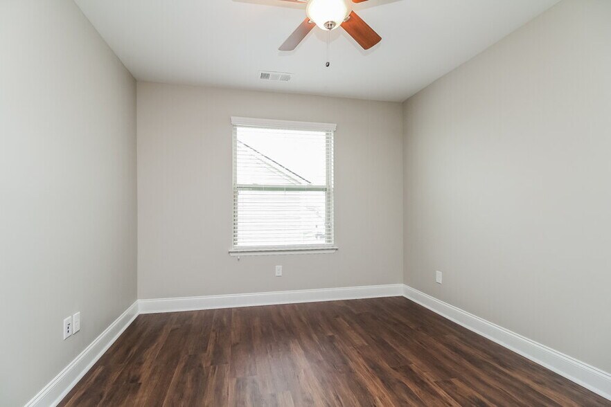 Building Photo - 1005 Keeneland Dr