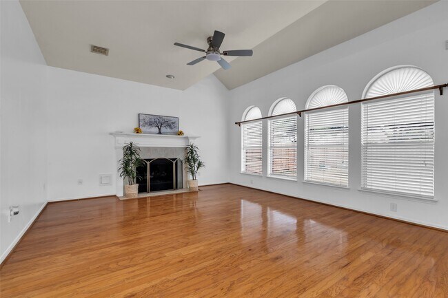 Building Photo - 210 Billingford Dr