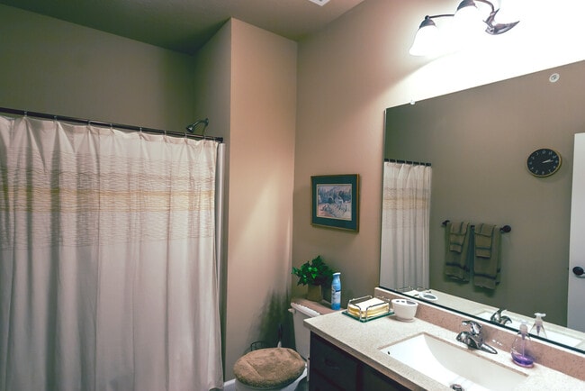 Building Photo - Suncrest Apartments and Townhomes