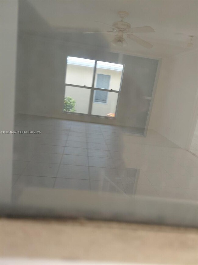 Building Photo - 731 Hummingbird Way