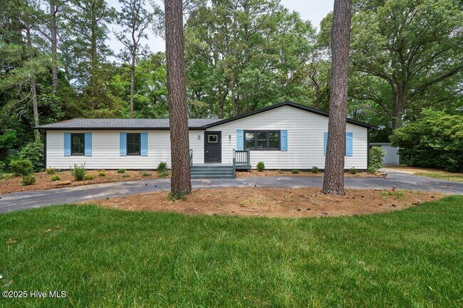 Primary Photo - 420 S Ashe St