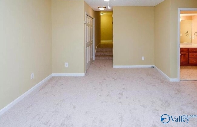 Building Photo - 207 Mountain Rdg Dr NE