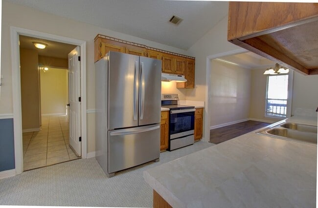 Building Photo - 809 Barrington Dr