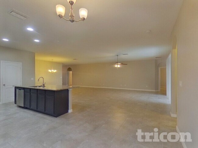 Building Photo - 119 Broad St