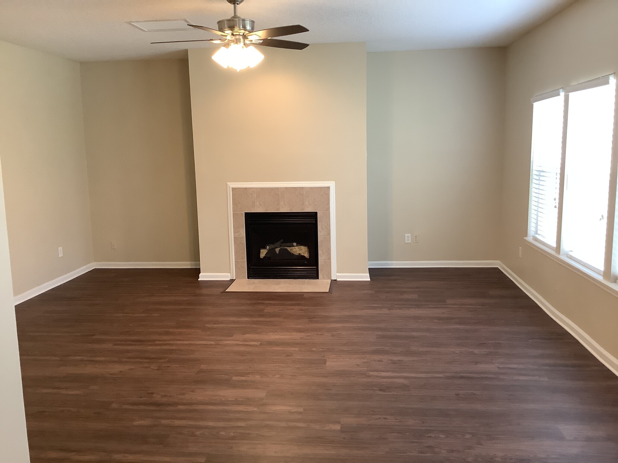 Building Photo - 729 Porto Cristo Ave