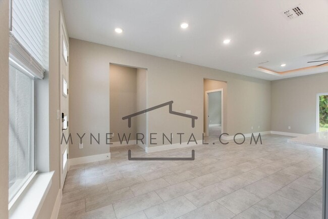 Building Photo - ONE MONTH FREE RENT! Modern, energy effici...