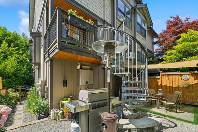 Building Photo - 2 bedroom in Seattle WA 98103