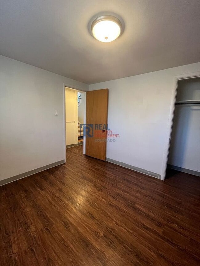 Building Photo - 2564 S Yates St