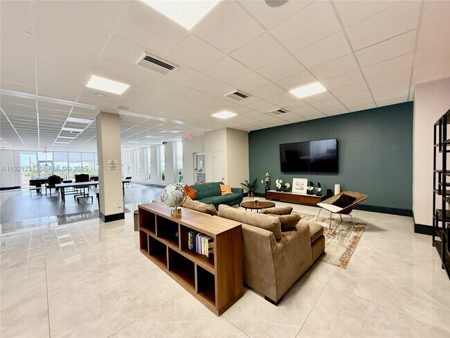 Building Photo - 3140 S Ocean Dr