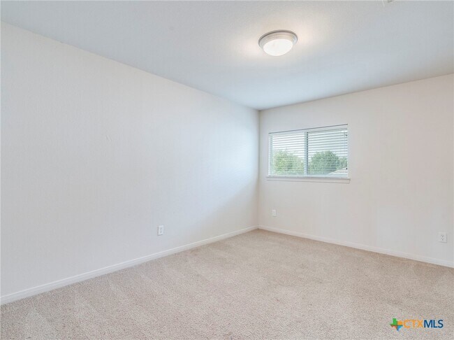 Building Photo - 209 Buckingham Dr