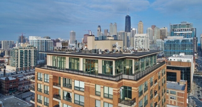 Primary Photo - 400 W Ontario St