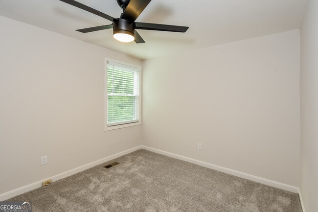 Building Photo - 234 Pinehurst Ln