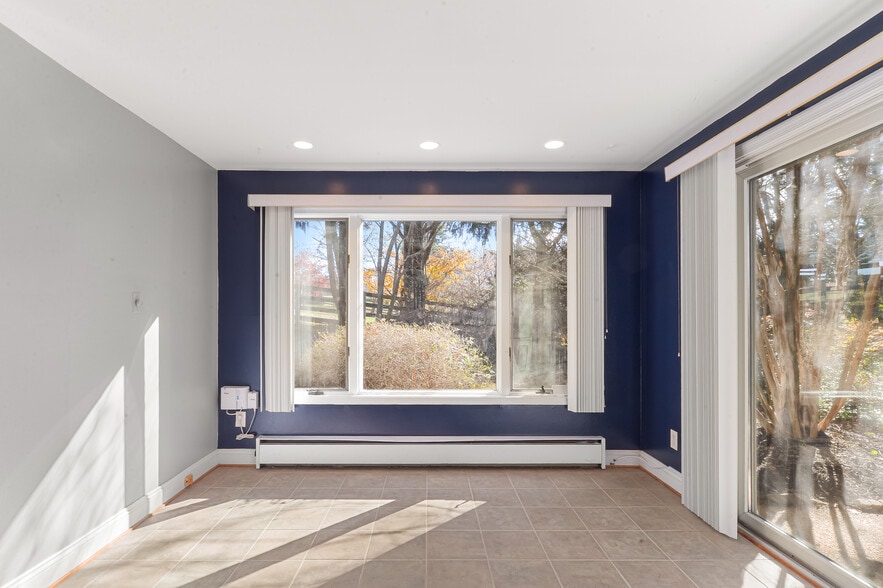 Building Photo - 2103 Laurel Brook Rd