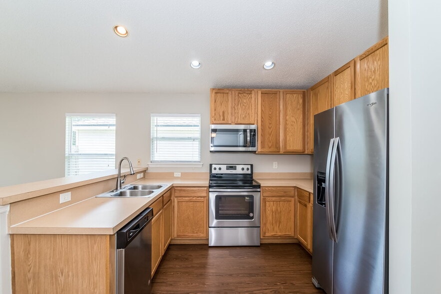 Building Photo - 699 Bellshire Dr