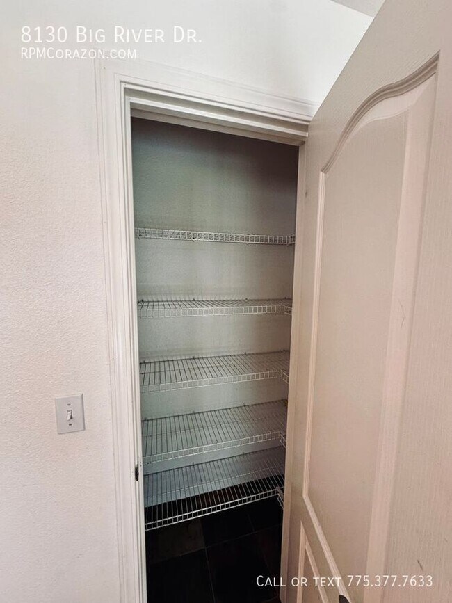 Building Photo - 8130 Big River Dr