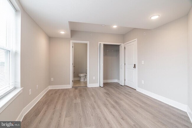 Building Photo - 421 N 39th St