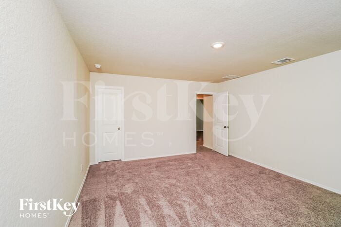 Building Photo - 10715 Prusiner Dr