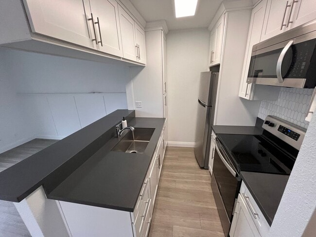 Building Photo - M369 - Albini