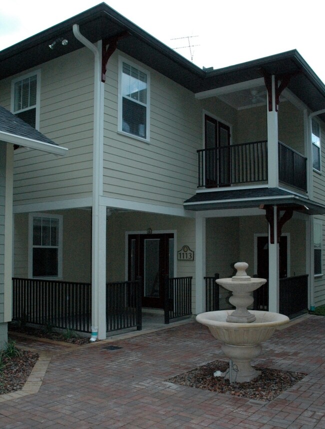 Building Photo - Great 2 Bed/2 Bath Apartment at Cottages a...