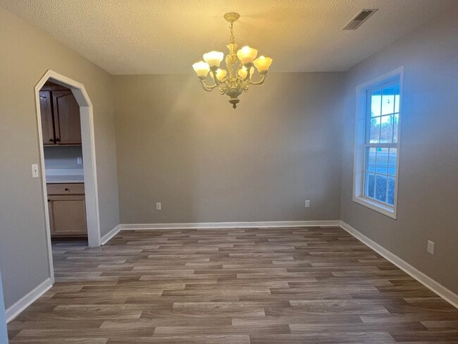 Building Photo - 1240 Inabinet Dr