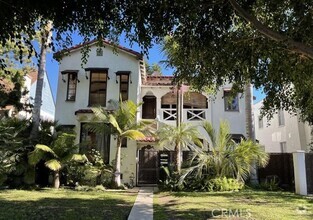 Building Photo - 1136 S Stanley Ave