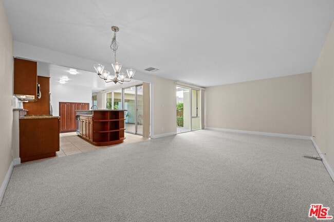 Building Photo - 4118 Del Mar Ave