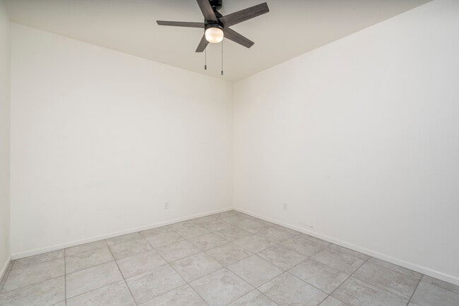 Building Photo - 750 W Torino Pl